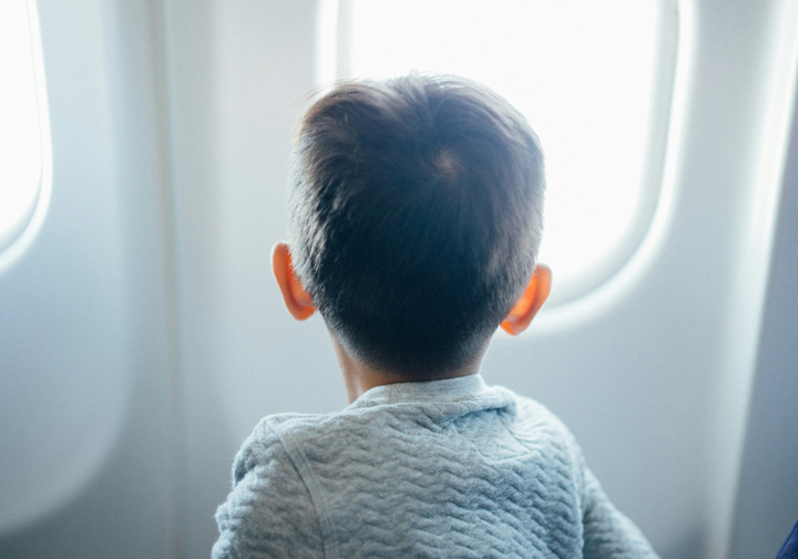 10 Screen-Free Travel Activities To Keep Little Kids Entertained & Learning